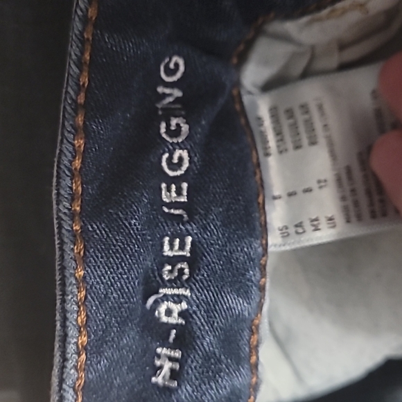 American Eagel jegging jeans. - Picture 3 of 4
